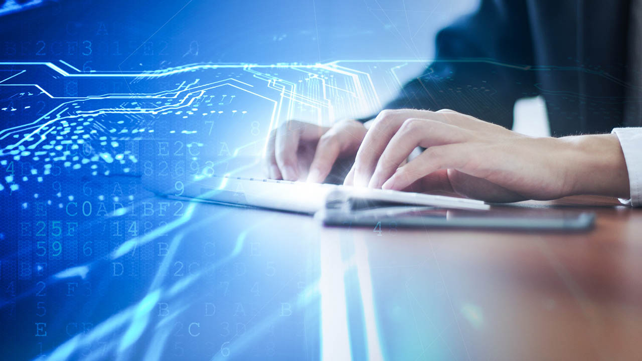 24小时在线客服电话覆盖全场景+全流程，双端均可登录