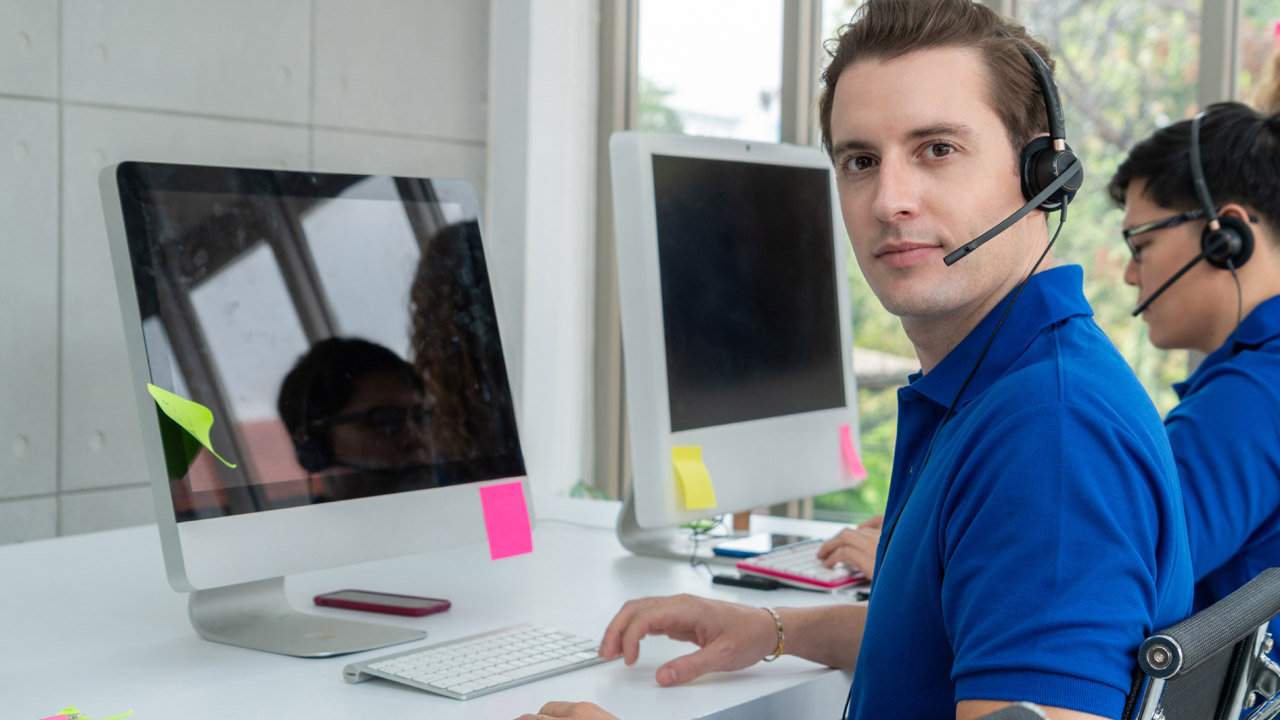 国内智能机器人龙头企业，至少具备4点能力才值得信赖